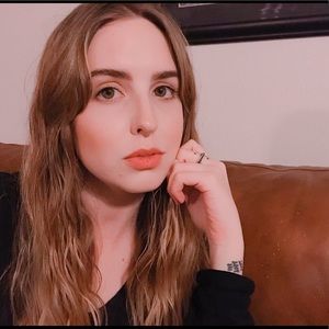 Meet your Posher, Cassandra